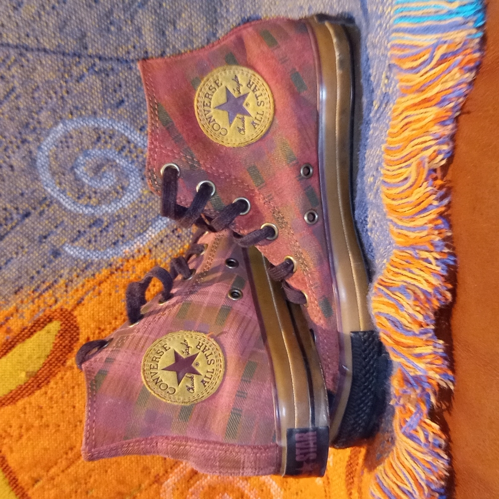 *Vintage* Leather Chuck Taylor Converse All Star Sneakers 🤩 Ladies 7.5/Mens 5.5